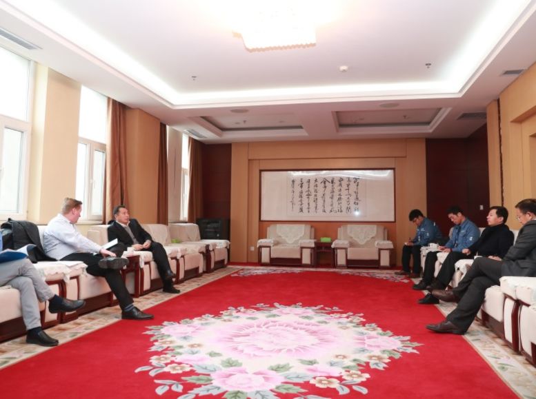 英國英力士苯領(lǐng)公司前來化工公司參觀洽談