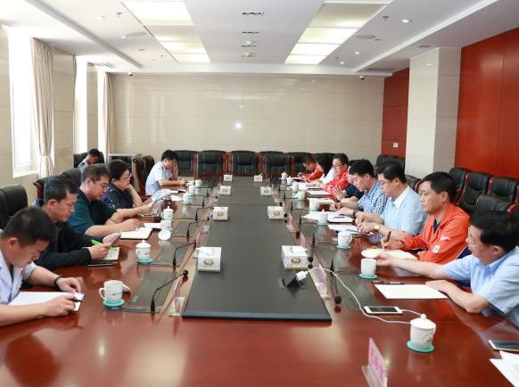 東營市國稅局領(lǐng)導(dǎo)蒞臨萬達(dá)集團(tuán)財(cái)務(wù)公司指導(dǎo)工作